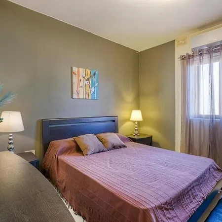 Апартаменты Beautiful 3 Bed Rm Close To Sea And Of