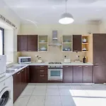 Beautiful 3 Bed Rm Close To Sea And Of Sliema