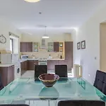Beautiful 3 Bed Rm Close To Sea And Of *