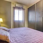 Beautiful 3 Bed Rm Close To Sea And Of Appartement *