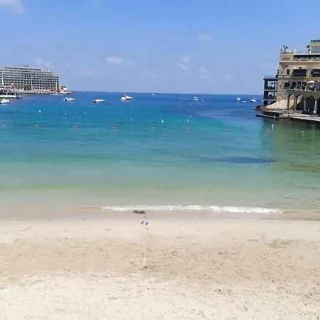 Beautiful 3 Bed Rm Close To Sea And Of *