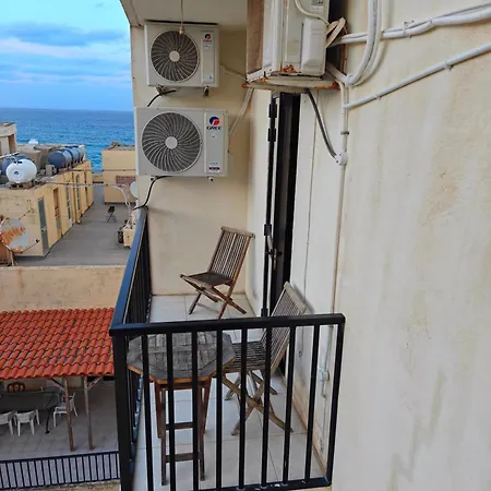 Beautiful 3 Bed Rm Close To Sea And Of Lägenhet *