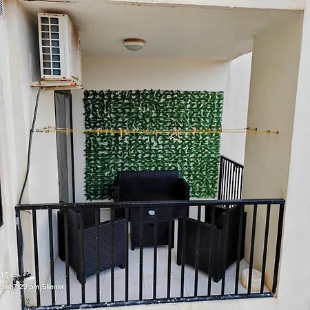 Beautiful 3 Bed Rm Close To Sea And Of 슬리에마